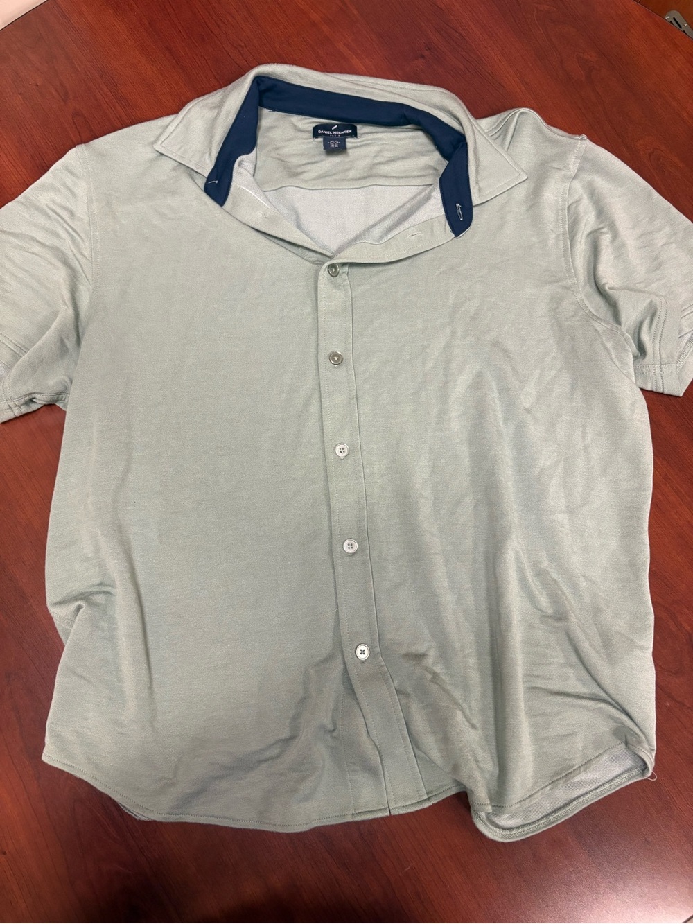 Daniel Hechter Short-Sleeve Button-Down Shirt in Sage Green with Navy Trim